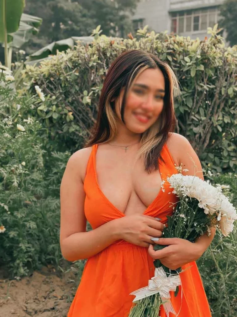 Ayesha Instagram Model Delhi Escort